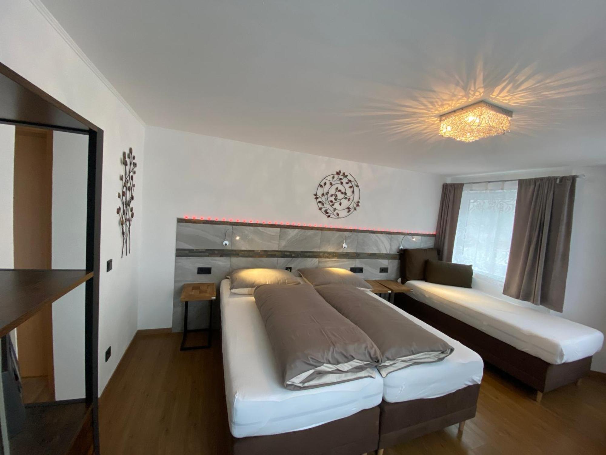 Bed and Breakfast Haus Eder Steiner à Saalbach-Hinterglemm Extérieur photo